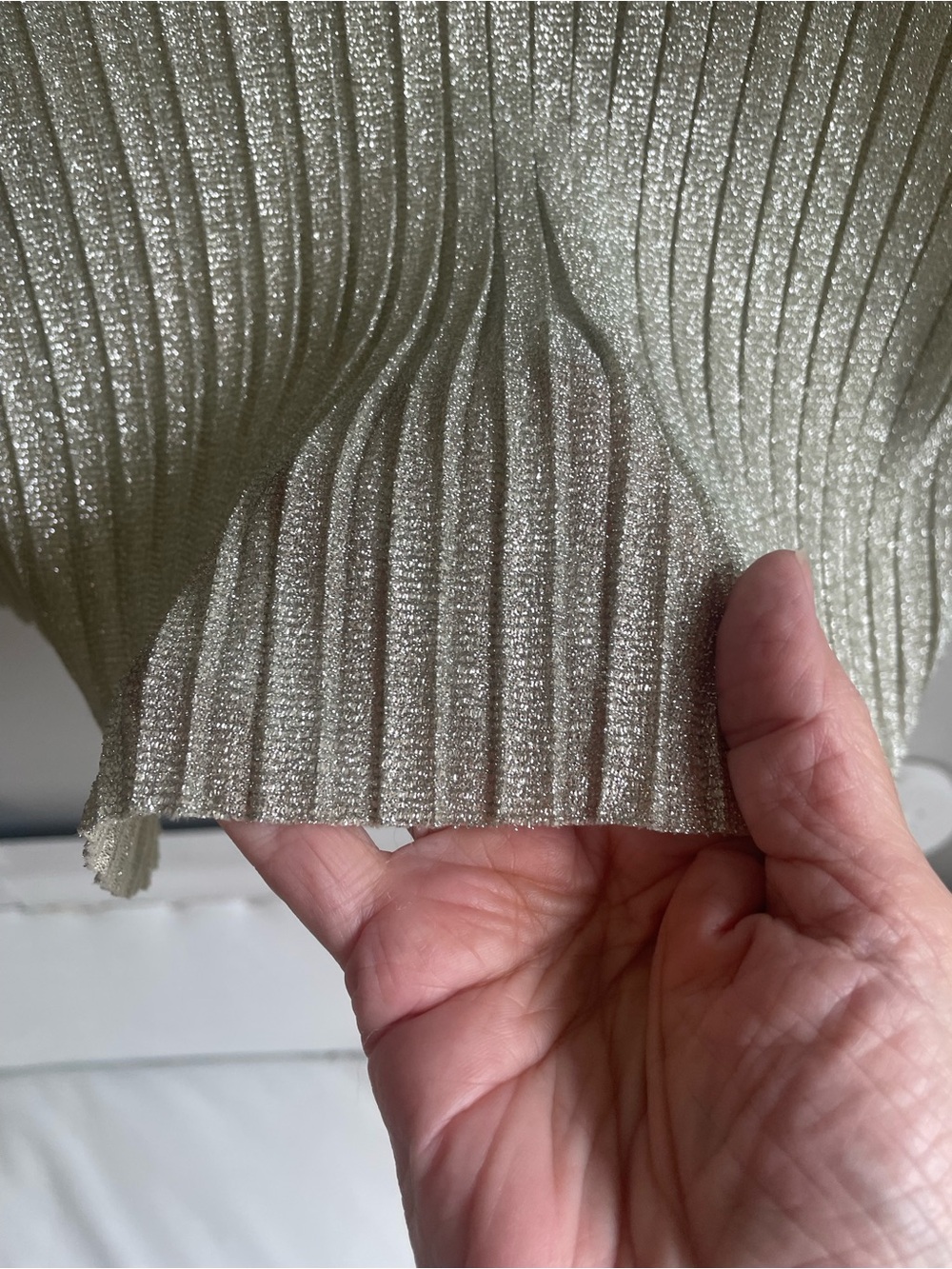 STRAW GOLD METALLIC PLEATED SKIRT SIDE ZIPPER LINED KIMCHI BLUE SHIMMER - Picture 8 of 10